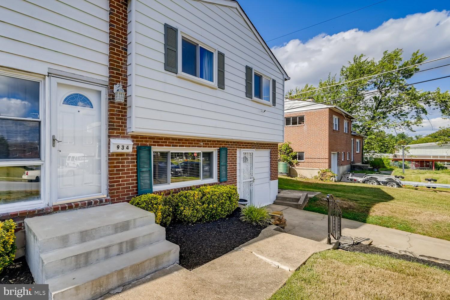 934 Sedgley Road Catonsville, MD 21228 - Photo 4 of 27 Gallery Image 4