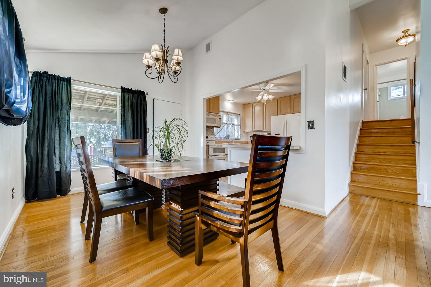 934 Sedgley Road Catonsville, MD 21228 - Photo 7 of 27 Dining Room