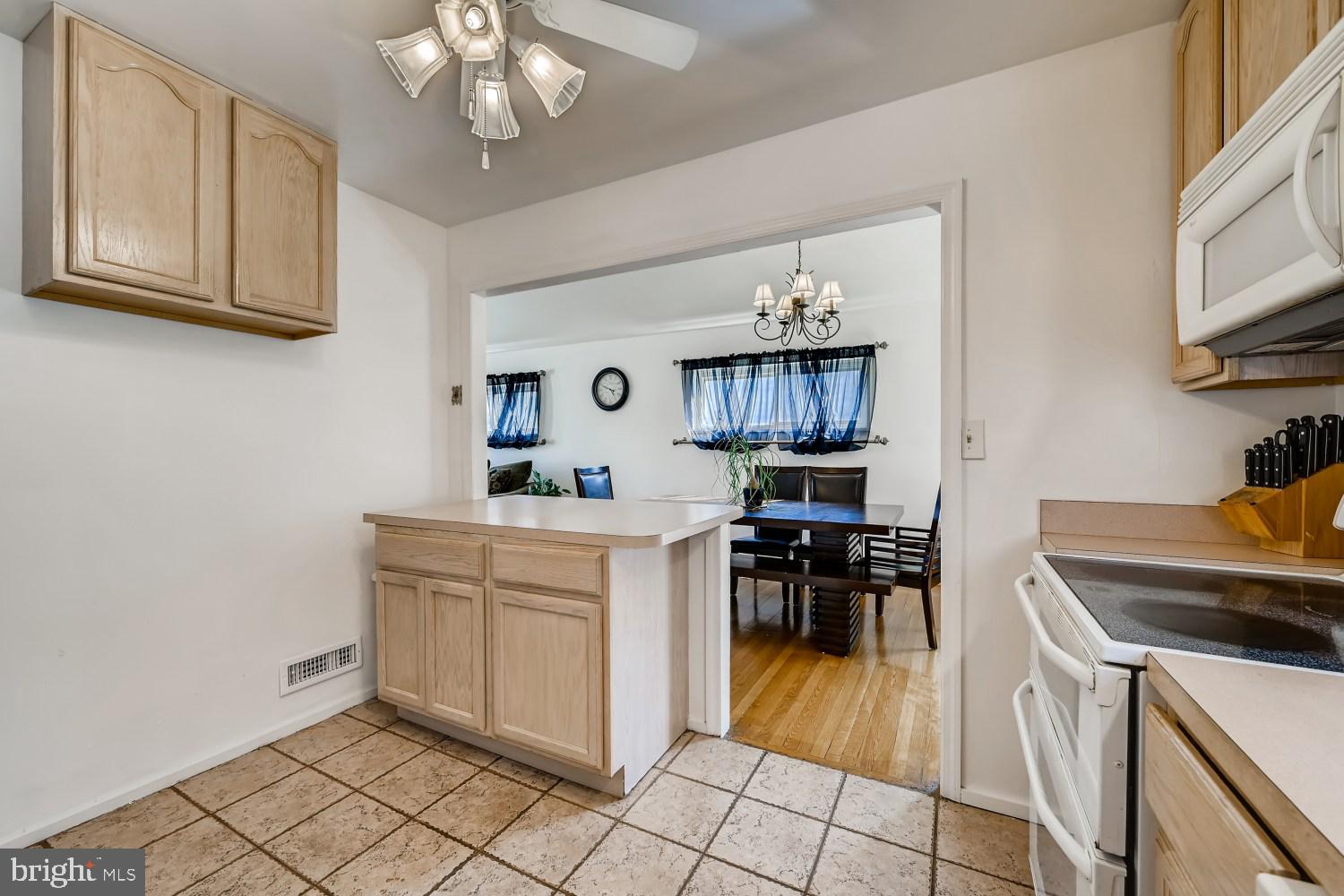 934 Sedgley Road Catonsville, MD 21228 - Photo 10 of 27 Kitchen