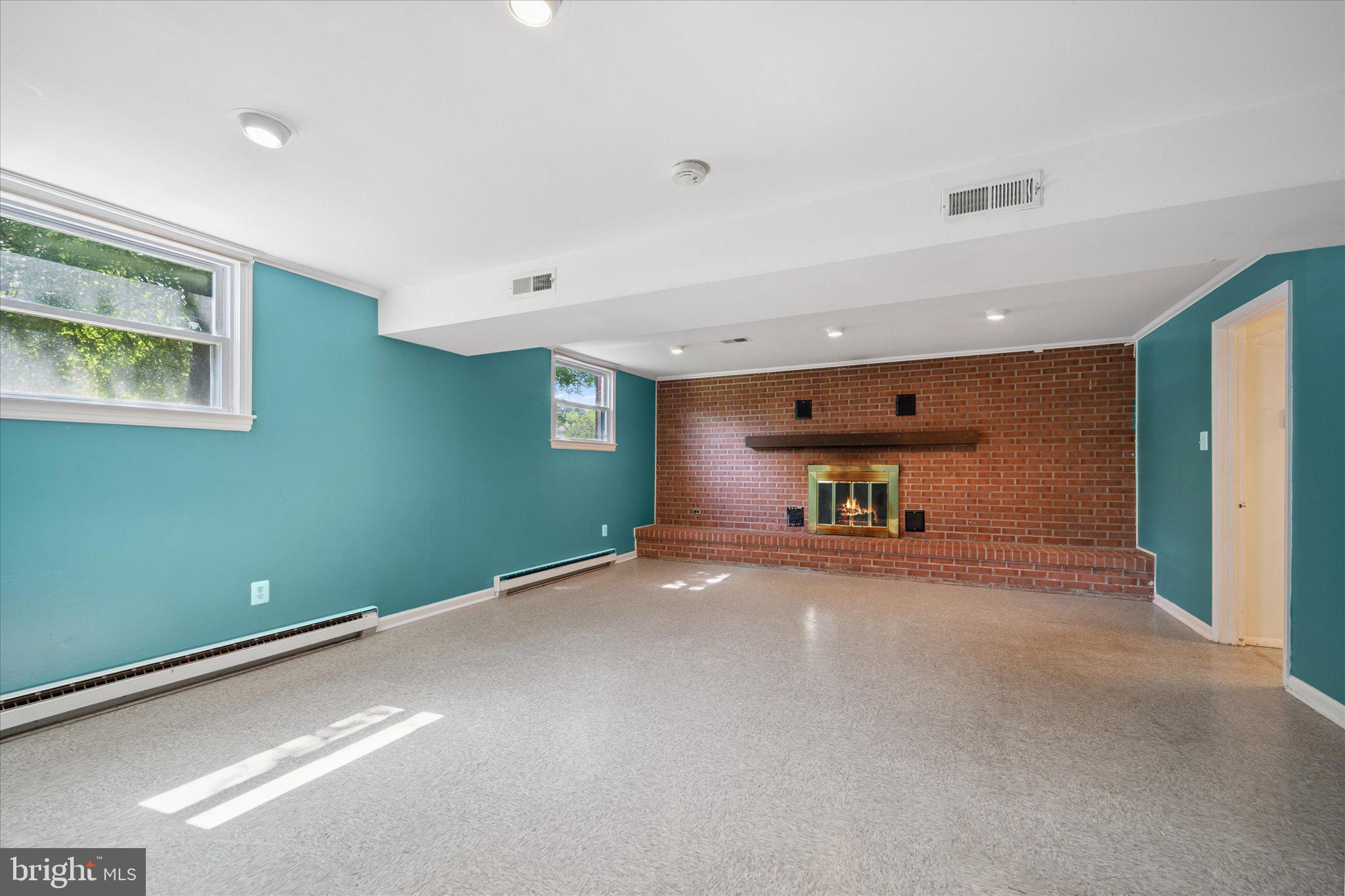 305 South Kennedy Road Sterling, VA 20164 - Photo 26 of 37 Gallery Image 26