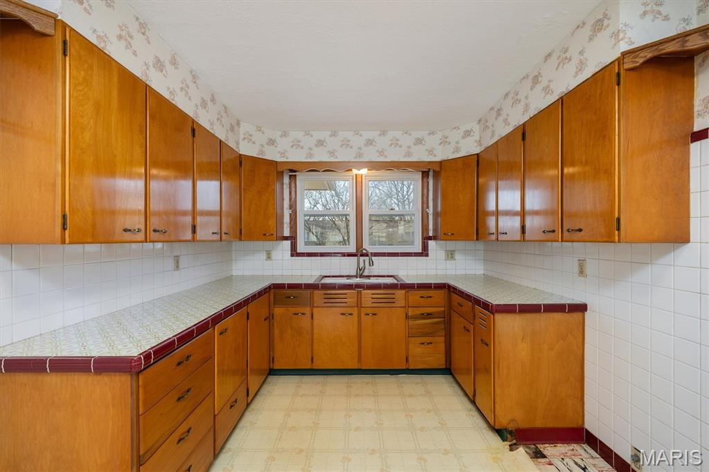 205 West Magnolia Street Marine, IL 62061 - Photo 13 of 40