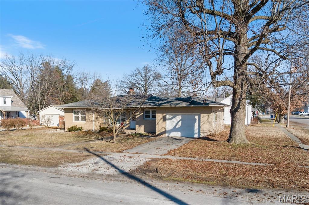 205 West Magnolia Street Marine, IL 62061 - Photo 33 of 40