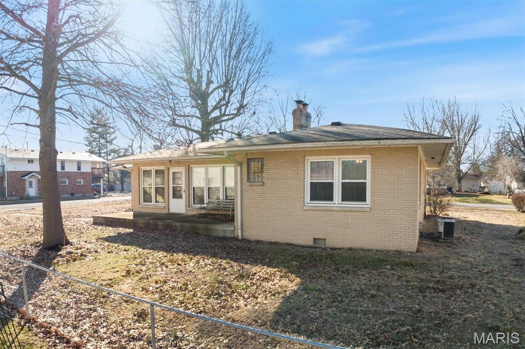 205 West Magnolia Street Marine, IL 62061 - Photo 37 of 40