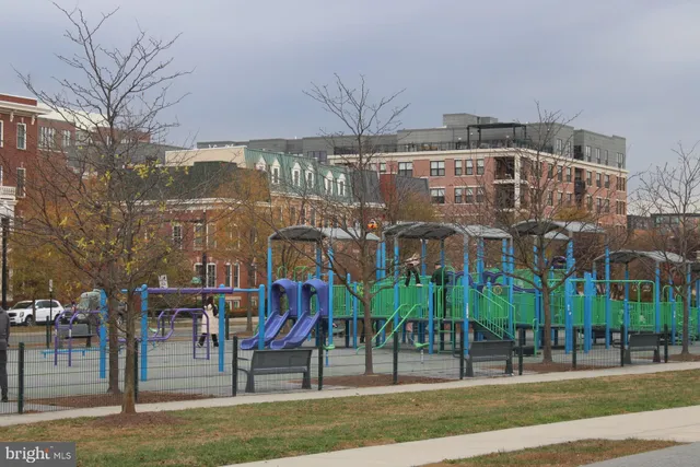 $960,000 | 620 McKenzie Avenue, Alexandria, VA 22301