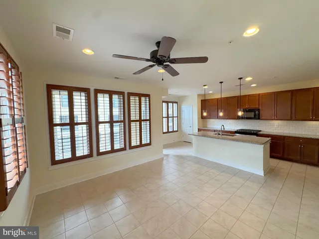 $960,000 | 620 McKenzie Avenue, Alexandria, VA 22301