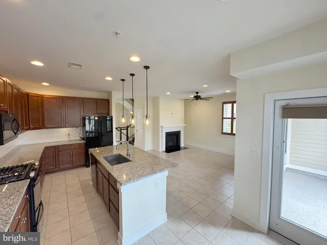 $960,000 | 620 McKenzie Avenue, Alexandria, VA 22301