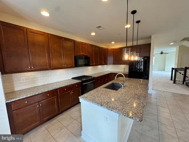 $960,000 | 620 McKenzie Avenue, Alexandria, VA 22301