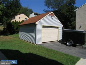 820 Beechwood Road Havertown, PA 19083 - Photo 12 of 25 Garage