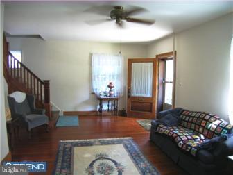 820 Beechwood Road Havertown, PA 19083 - Photo 4 of 25 Living Room