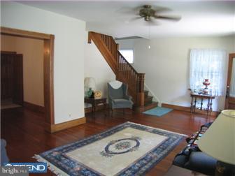 820 Beechwood Road Havertown, PA 19083 - Photo 5 of 25 Living Room
