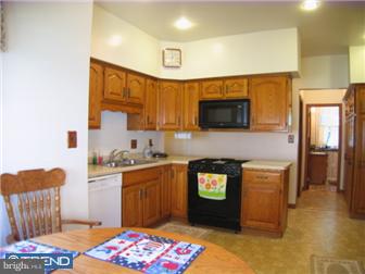 820 Beechwood Road Havertown, PA 19083 - Photo 7 of 25 Kitchen