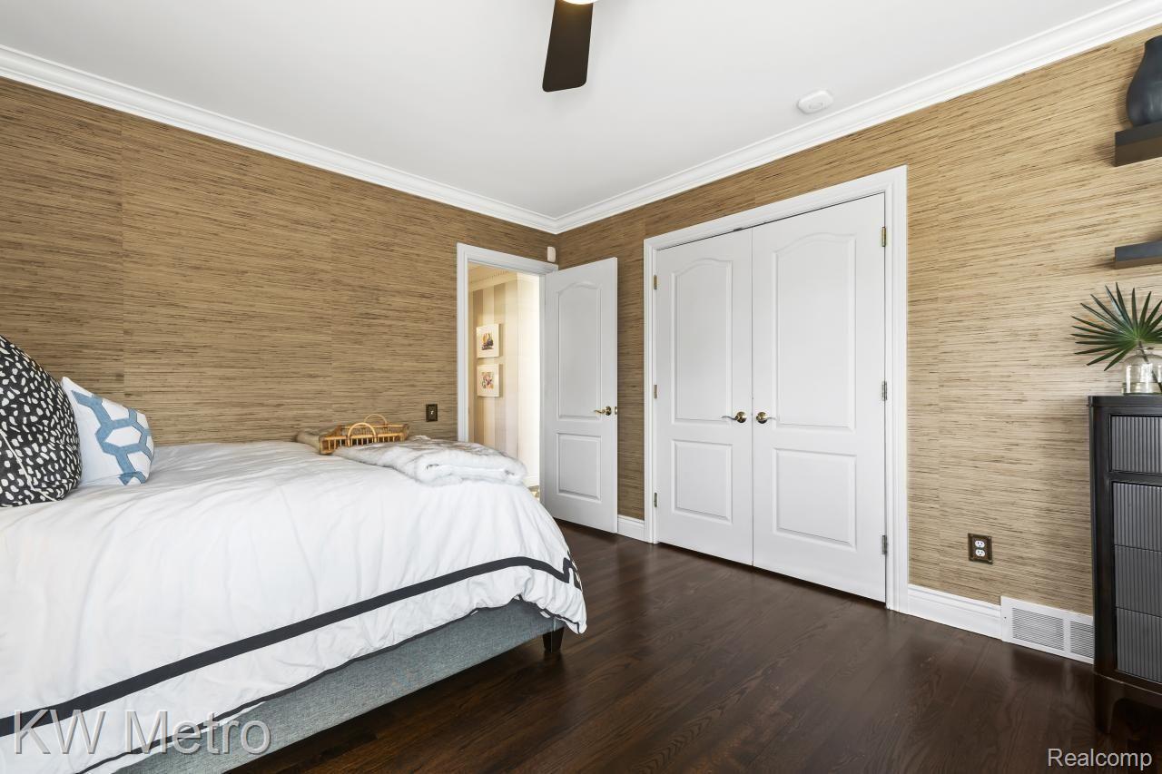 871 North Renaud Road Grosse Pointe, MI 48236 - Photo 36 of 64 Bedroom # 2 Closet