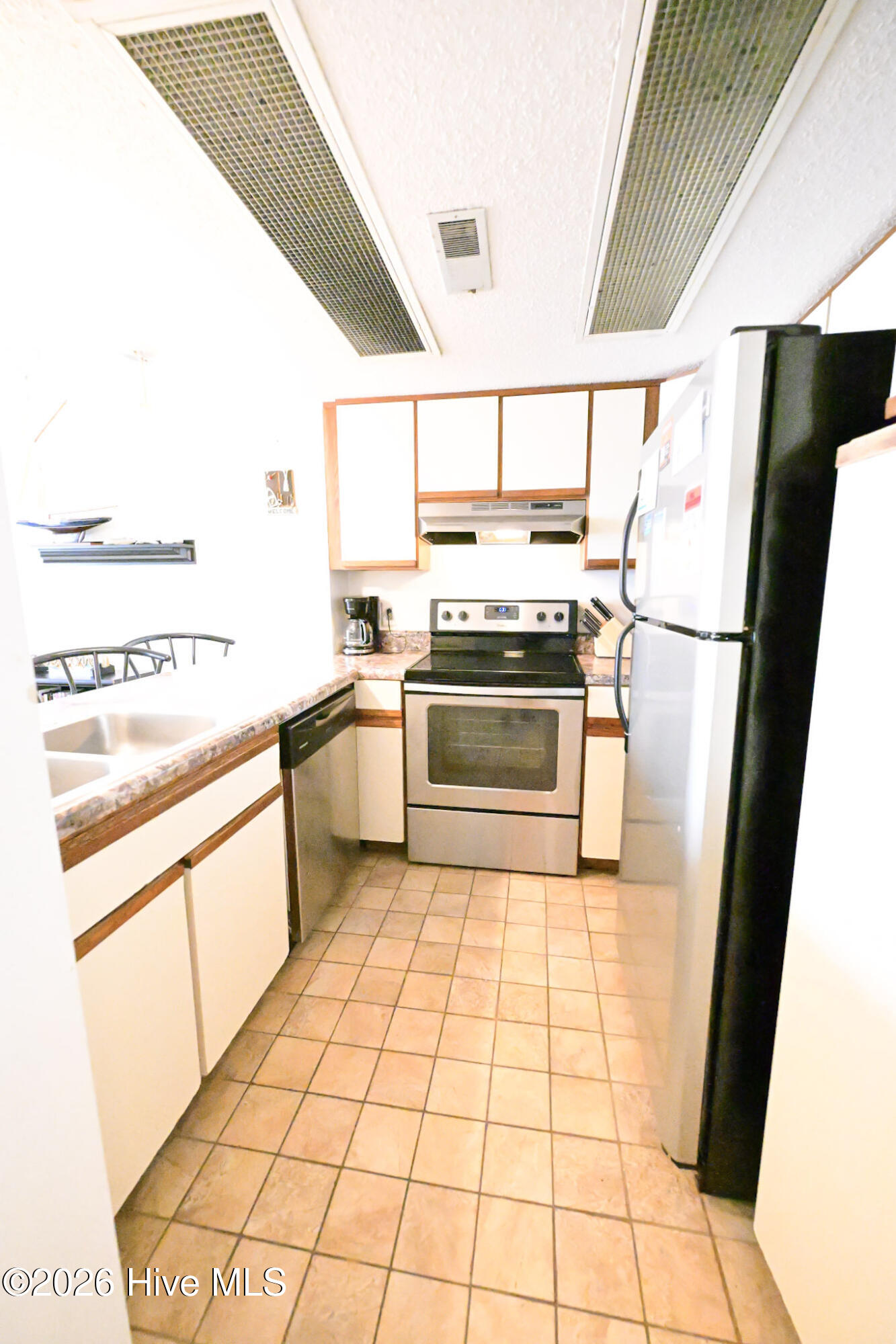 2000 New River Inlet Road, Unit 1404 North Topsail Beach, NC 28460 - Photo 5 of 29 Kitchen