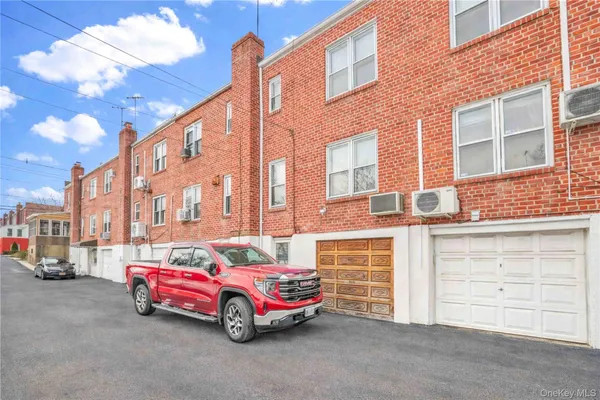 $818,000 | 56-49 206th Street | Bayside
