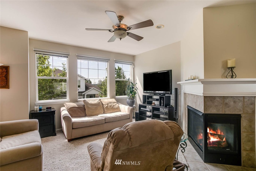 5002 Lake Avenue South, Unit B Renton, WA 98055 - Photo 4 of 25 Gallery Image 4