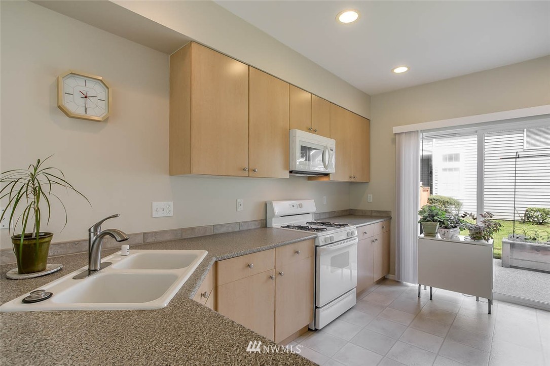 5002 Lake Avenue South, Unit B Renton, WA 98055 - Photo 9 of 25 Gallery Image 9
