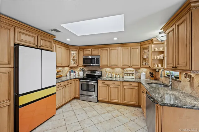 $699,000 | 4 Madach Street, Ronkonkoma, NY 11779