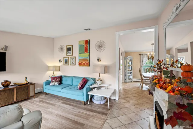 $699,000 | 4 Madach Street, Ronkonkoma, NY 11779