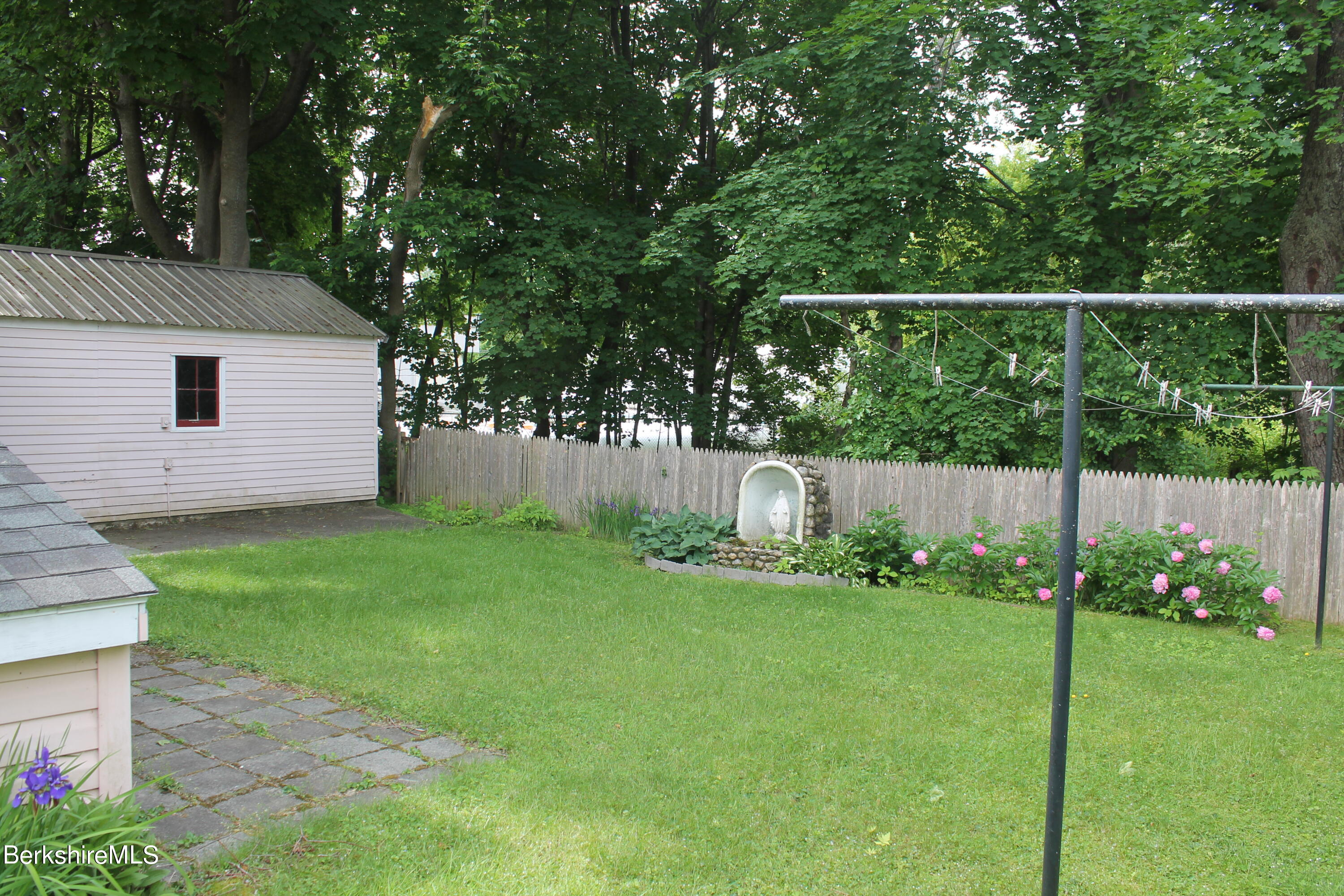 45 Harding Street Pittsfield, MA 01201 - Photo 3 of 16 IMG_3768