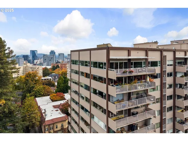 $1,500,000 | 2323 Southwest Park Place, Unit 1006, Portland, OR 97205
