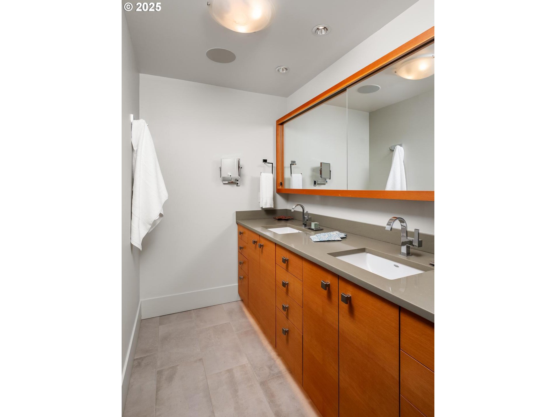 2323 Southwest Park Place, Unit 1006 Portland, OR 97205 - Photo 25 of 47