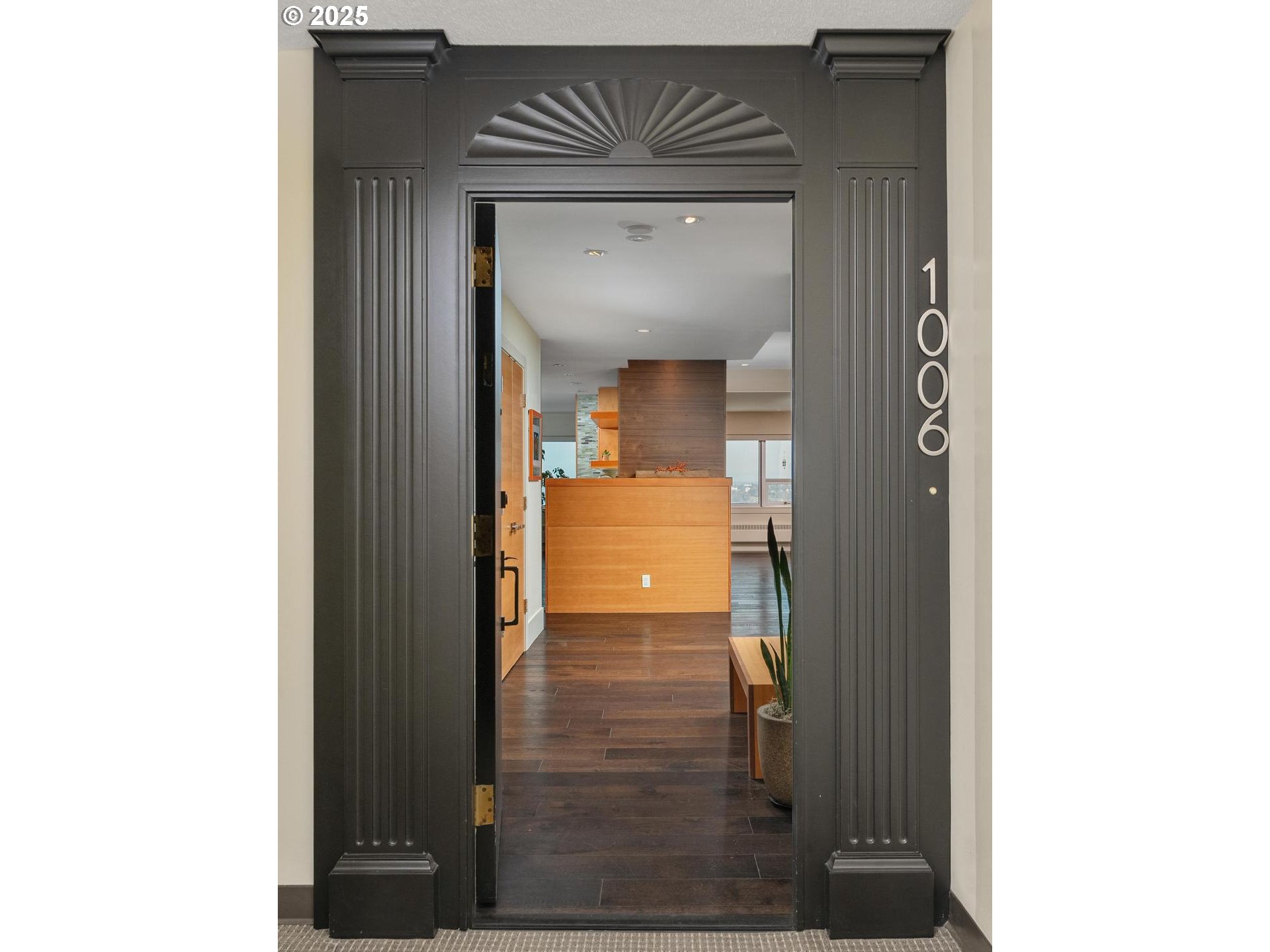 2323 Southwest Park Place, Unit 1006 Portland, OR 97205 - Photo 4 of 47