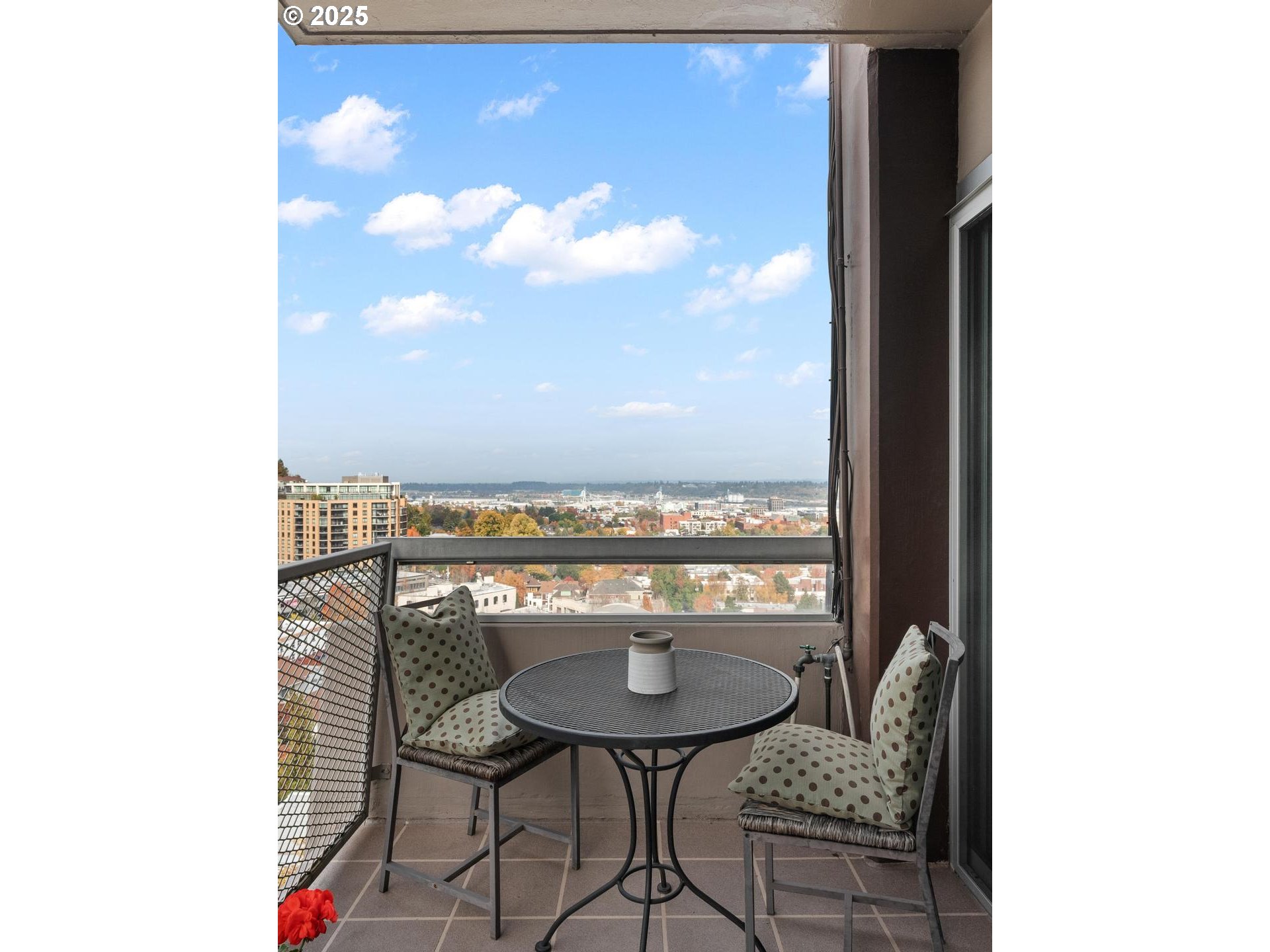 2323 Southwest Park Place, Unit 1006 Portland, OR 97205 - Photo 42 of 47