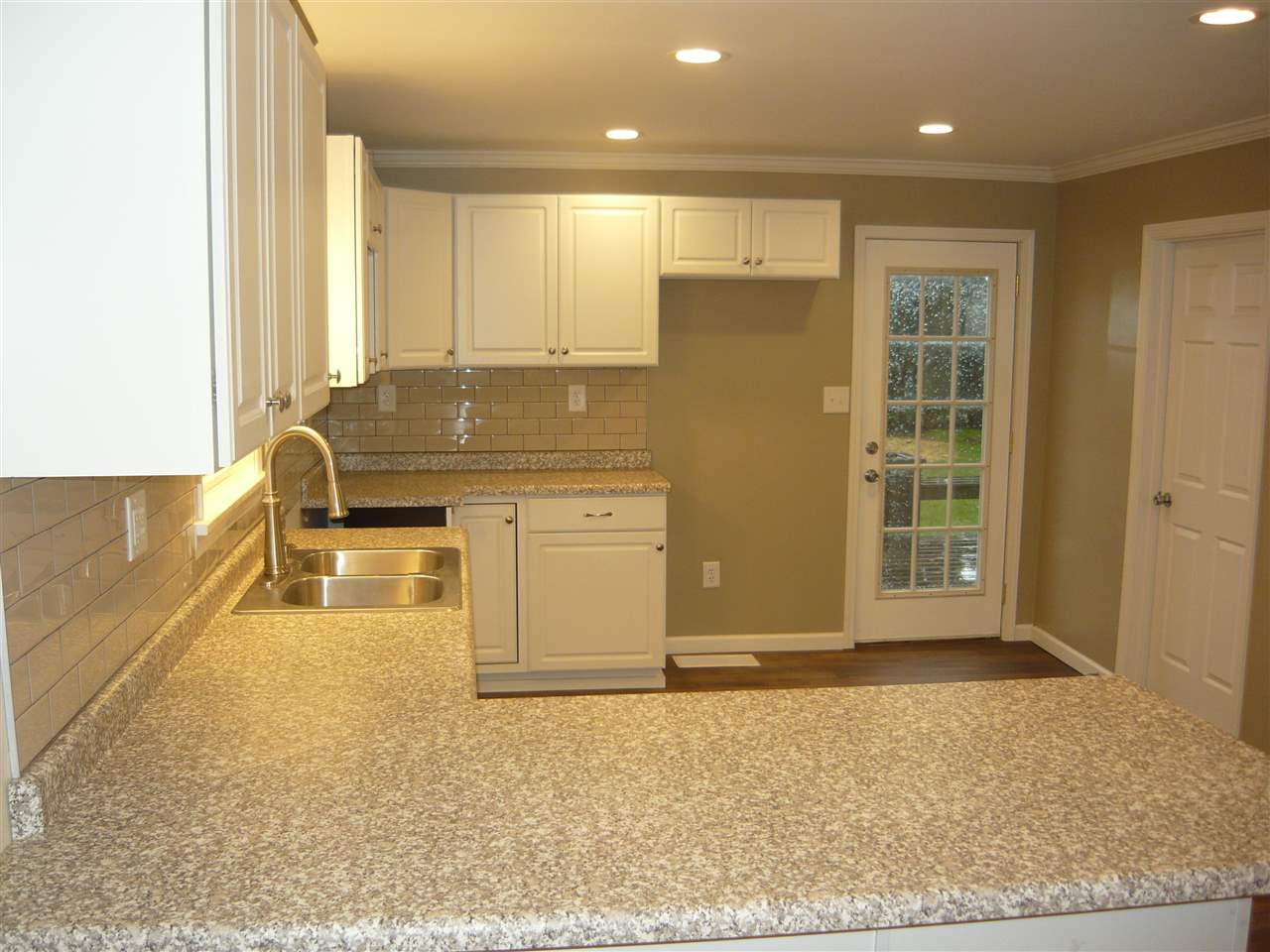 518 Madison Street Decatur, IN 46733 - Photo 5 of 23