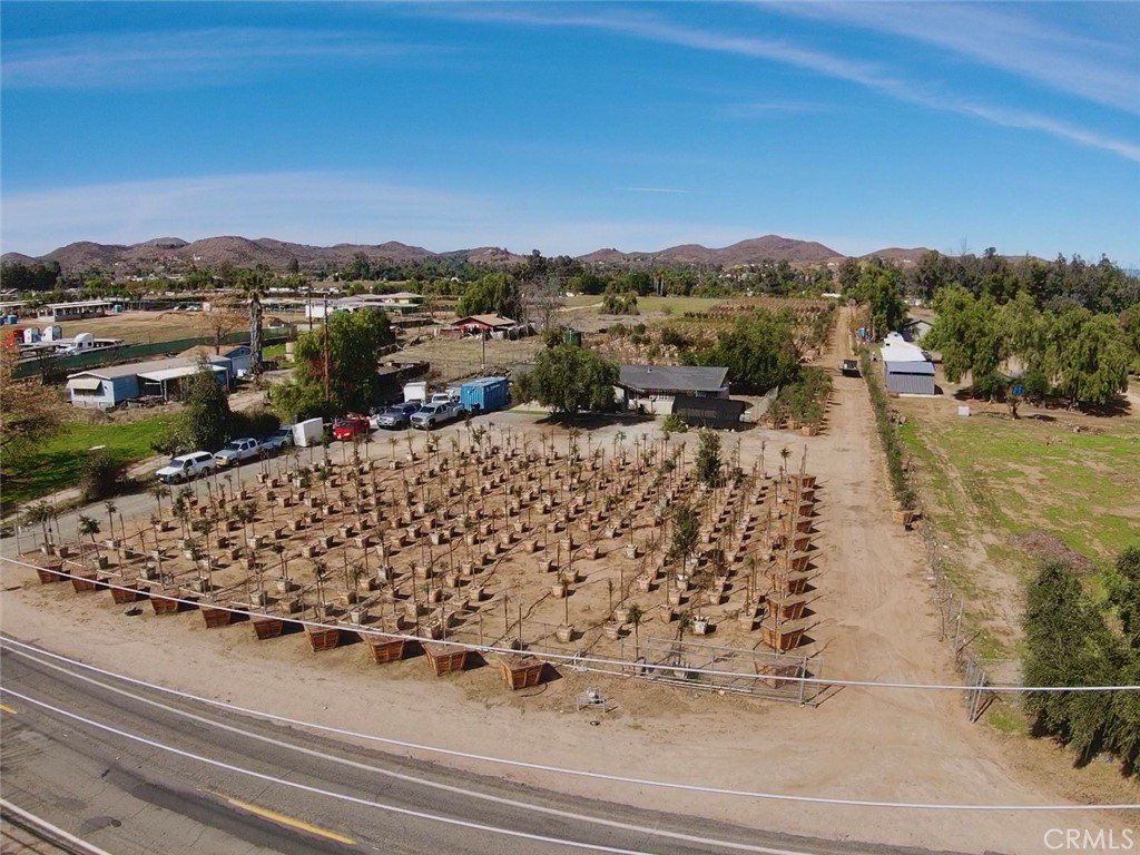 21290 Ellis Avenue Perris, CA 92570 - Photo 38 of 47 a view of a city