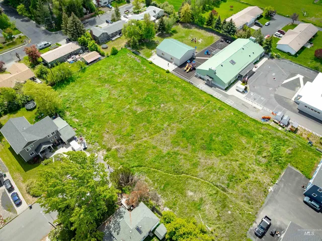 $900,000 | Tbd Ilene Drive, Moscow, ID 83843
