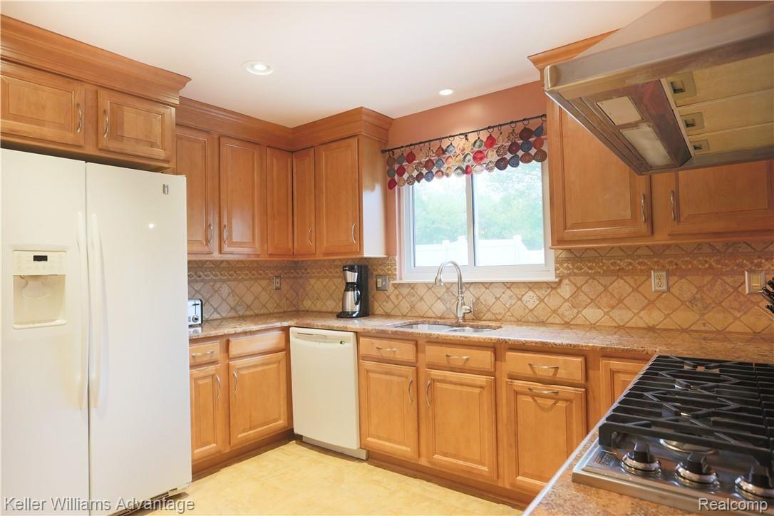 419 Worthington Road Canton, MI 48188 - Photo 10 of 37 0I0A4871.jpg