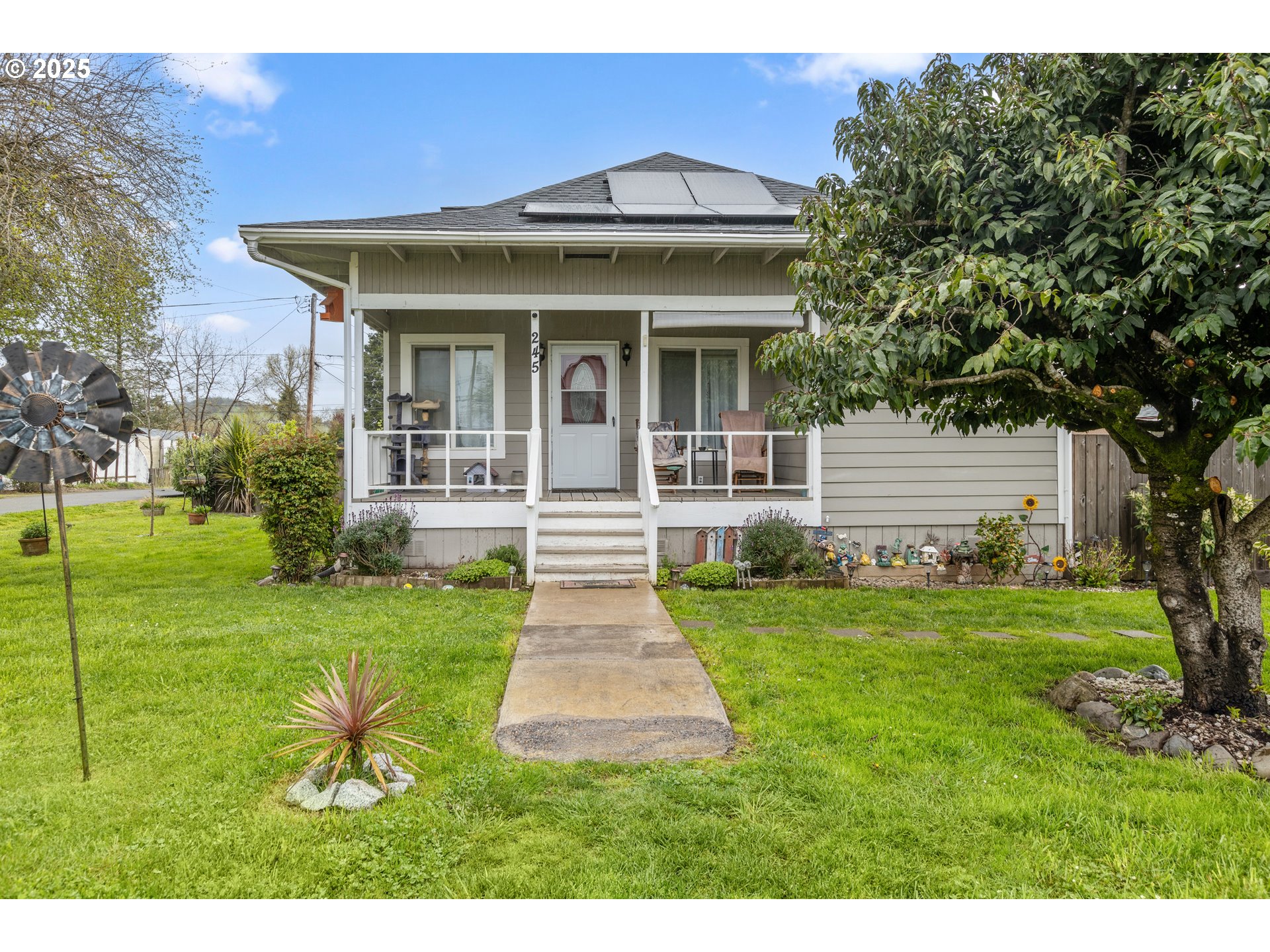 245 L Street Riddle, OR 97469 - Photo 1 of 48