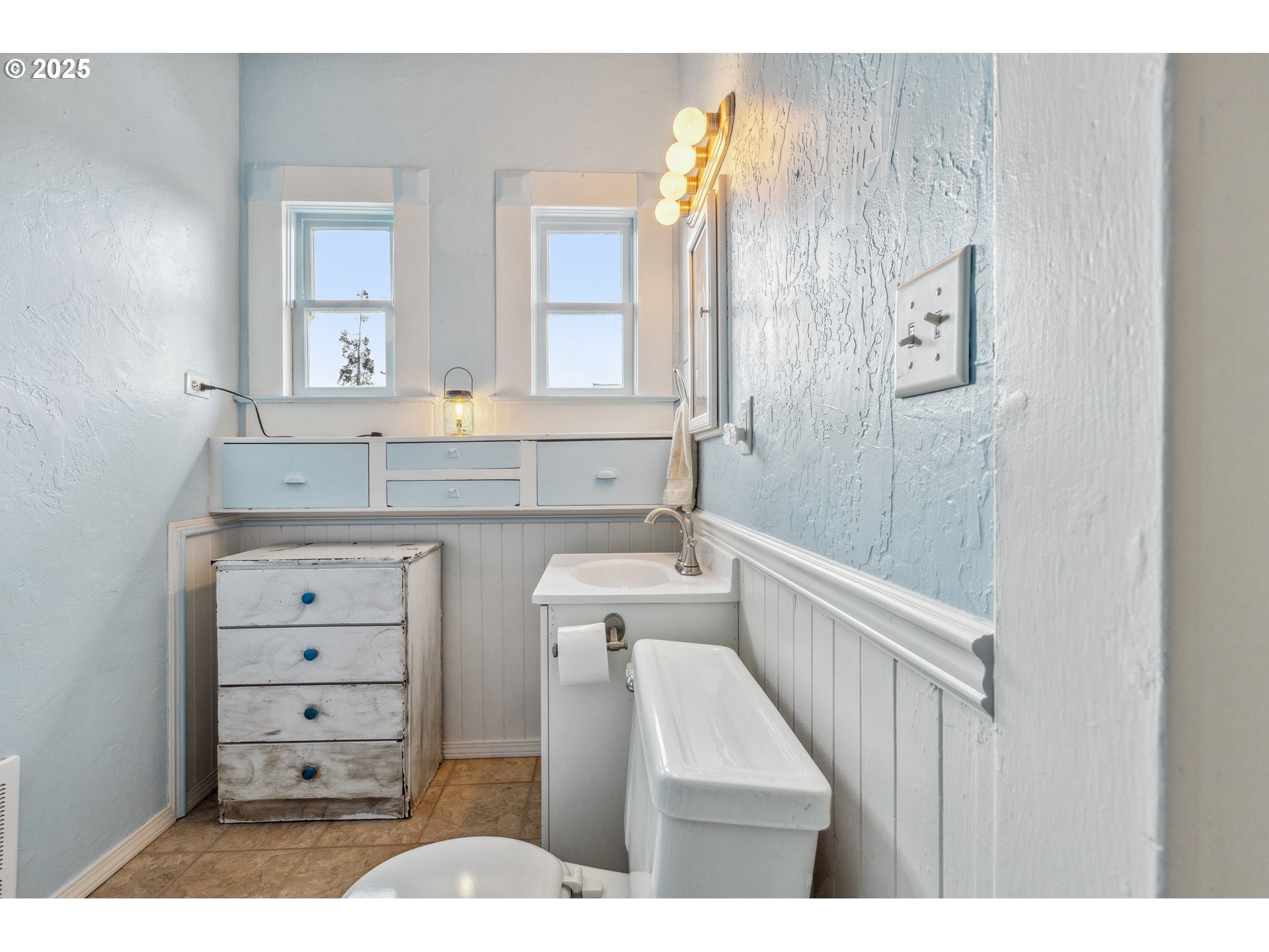 245 L Street Riddle, OR 97469 - Photo 16 of 48