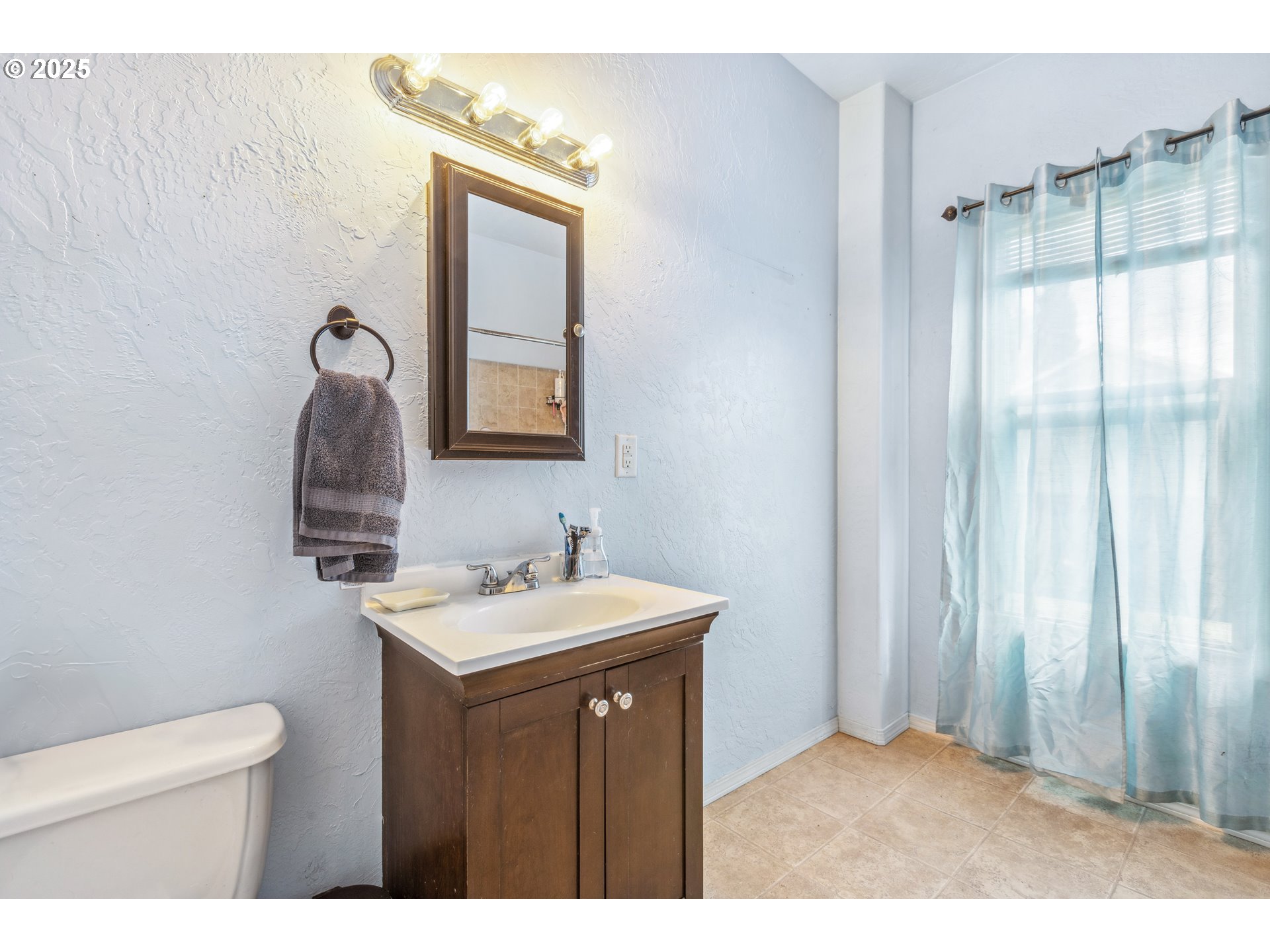 245 L Street Riddle, OR 97469 - Photo 23 of 48