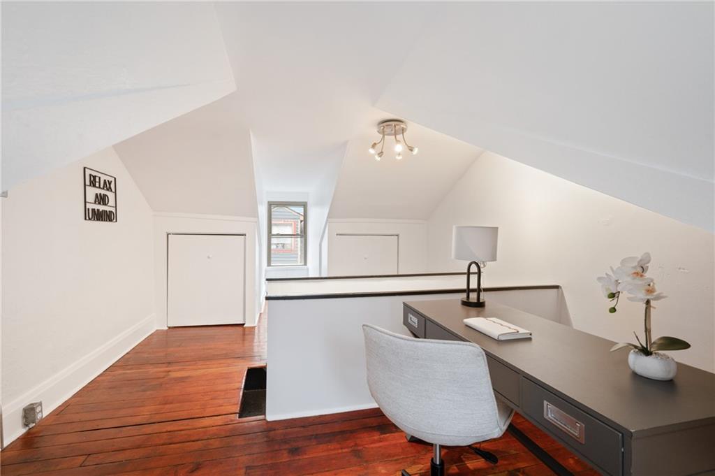 162 Almond Way Pittsburgh, PA 15201 - Photo 20 of 38 a living room with furniture and wooden floor