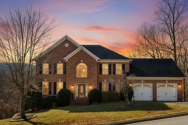 $577,995 | 7524 Autumn Park Drive, Roanoke, VA 24018