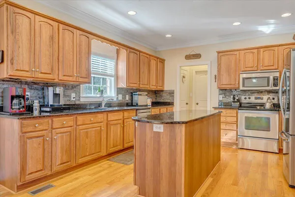 $577,995 | 7524 Autumn Park Drive, Roanoke, VA 24018