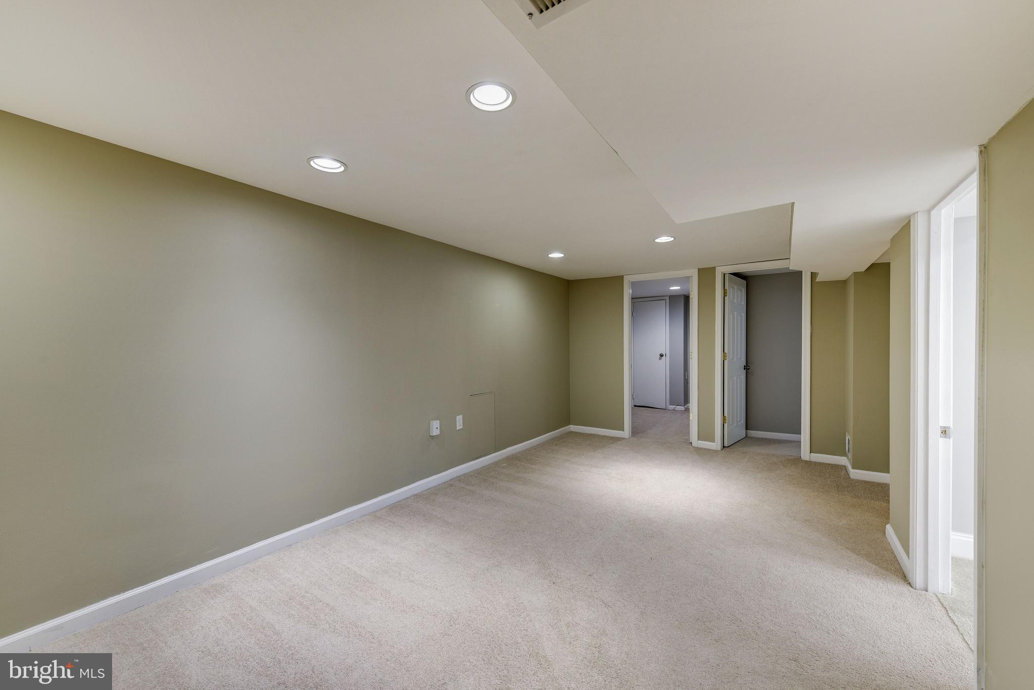 2802 Harris Avenue Silver Spring, MD 20902 - Photo 23 of 43 a view of an empty room
