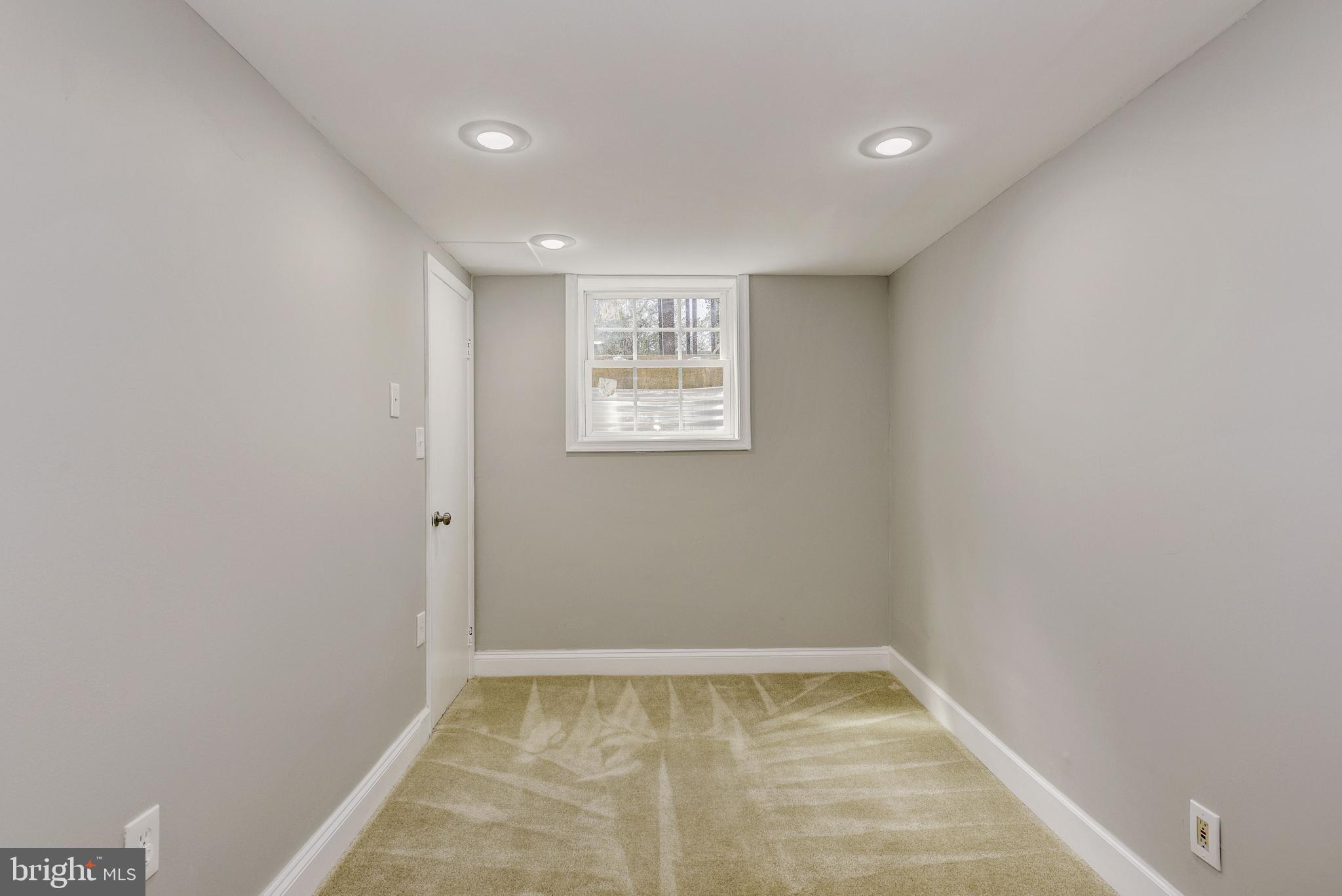 2802 Harris Avenue Silver Spring, MD 20902 - Photo 24 of 43 a view of an empty room