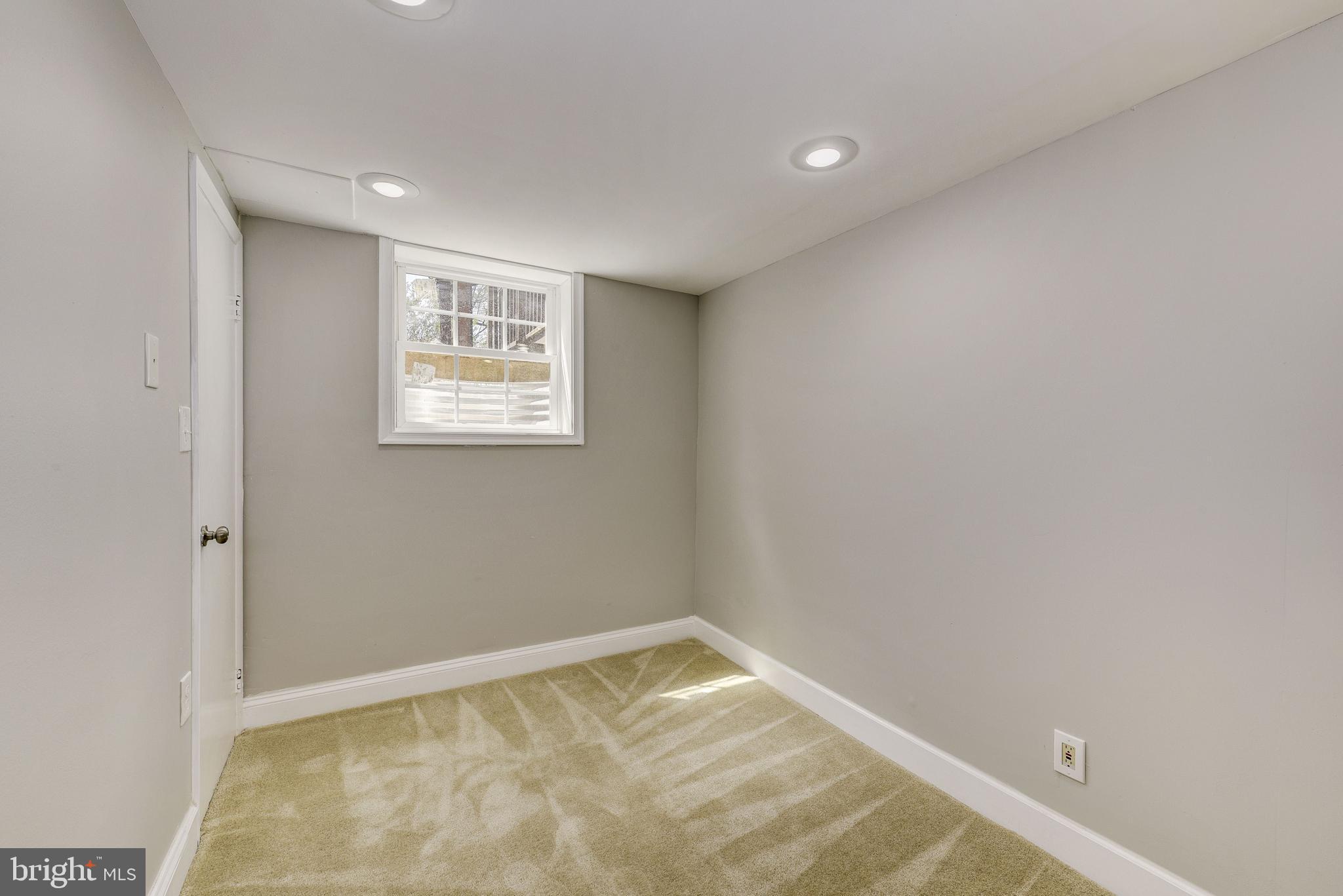 2802 Harris Avenue Silver Spring, MD 20902 - Photo 25 of 43 a view of an empty room