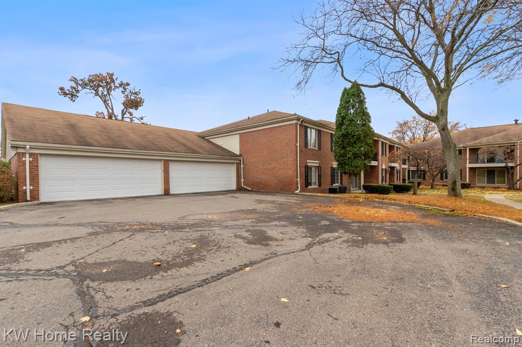 29632 Middlebelt Road, Unit 1703 Farmington Hills, MI 48334 - Photo 23 of 30