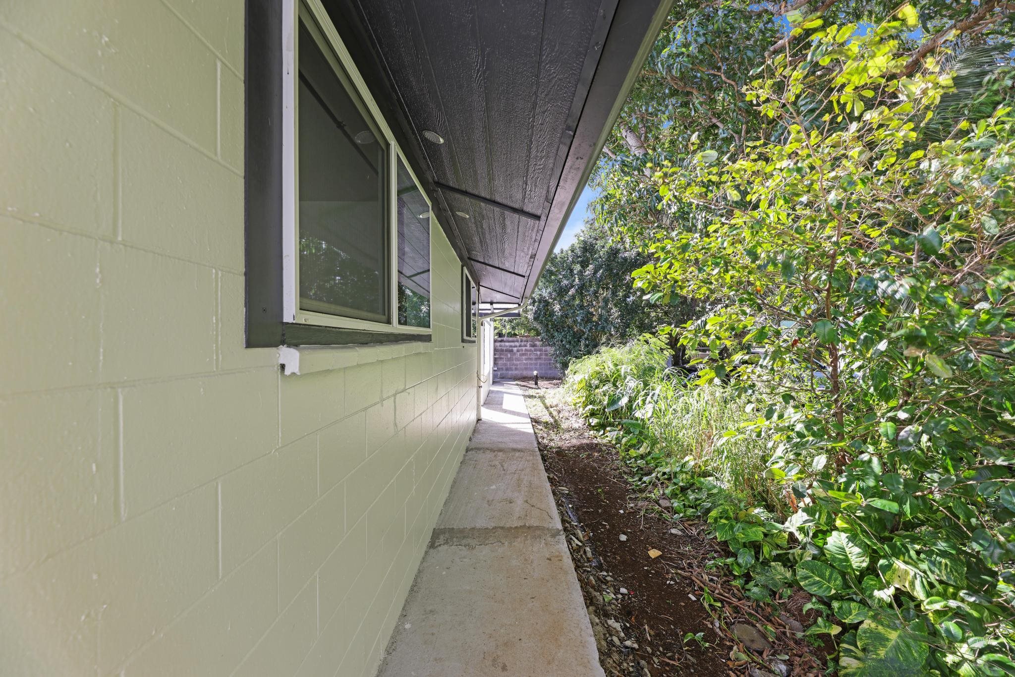 6 Kahope Place Haiku, HI 96708 - Photo 32 of 49 a view of a pathway of a house with a tree