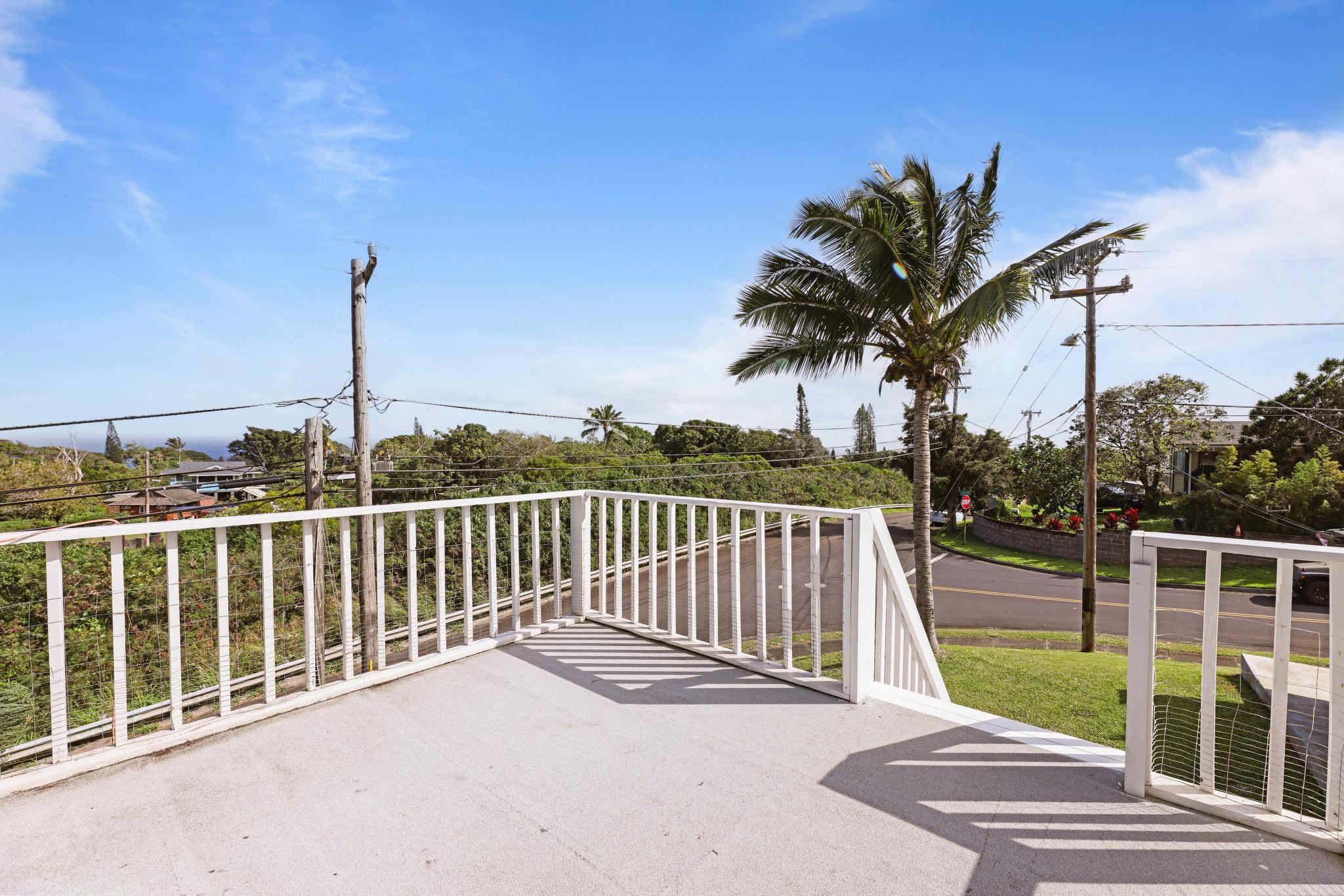 6 Kahope Place Haiku, HI 96708 - Photo 38 of 49 a view of a porch with a floor to ceiling window yard
