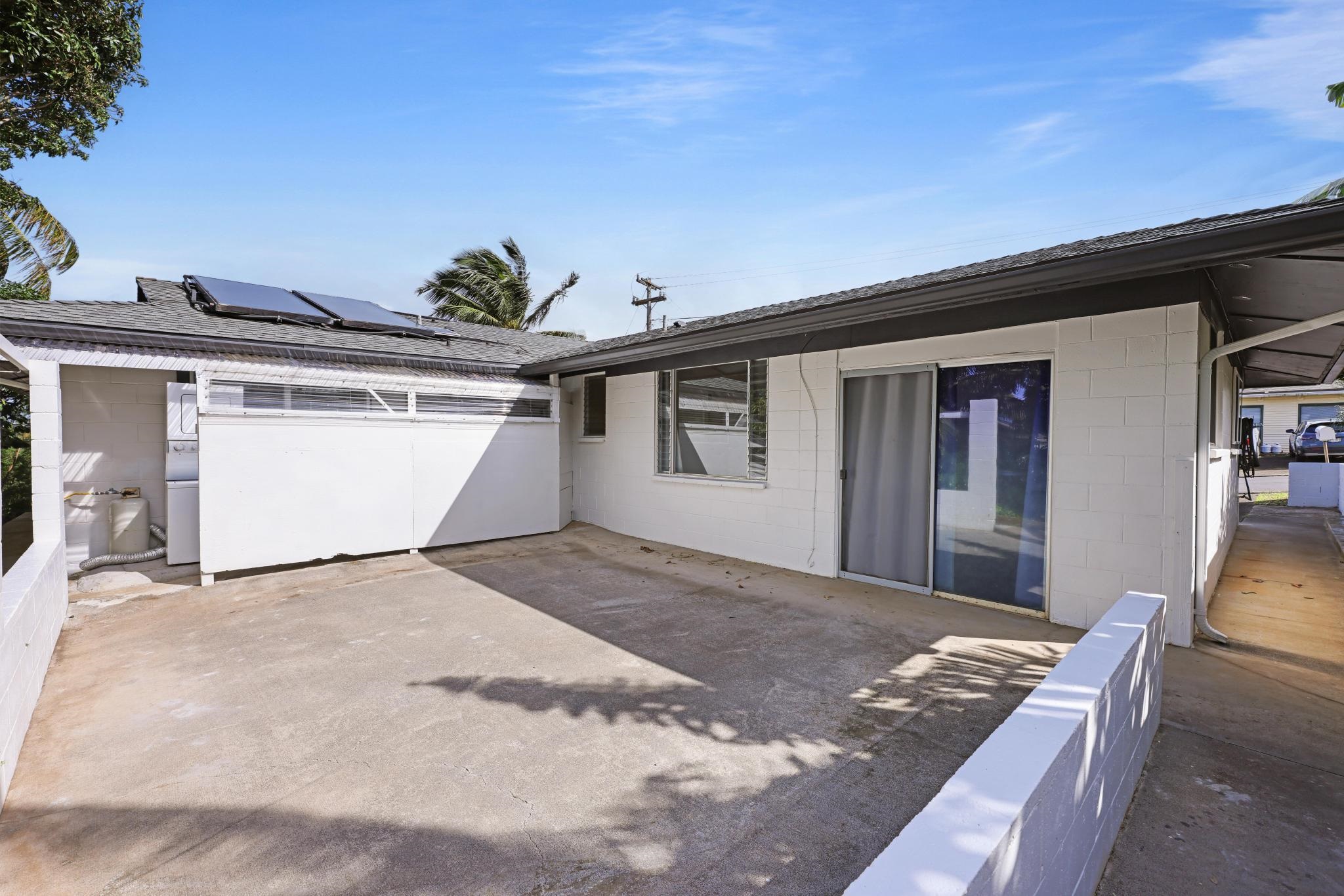6 Kahope Place Haiku, HI 96708 - Photo 40 of 49 a view of a garage