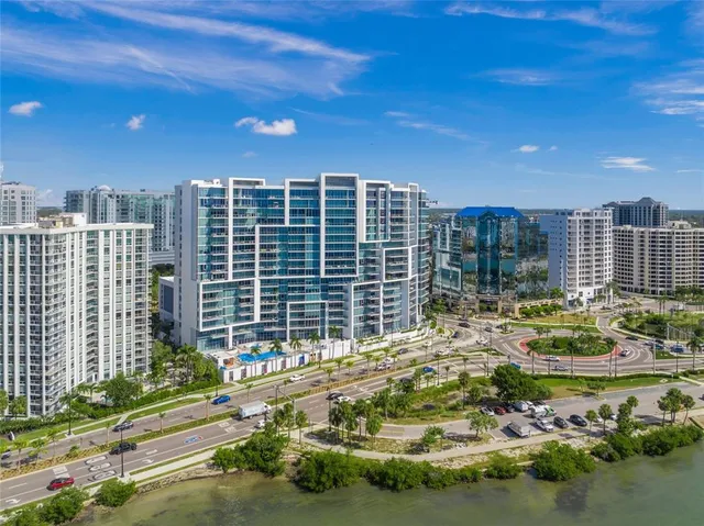 $1,999,000 | 1155 North Gulfstream Avenue, Unit 1006, Sarasota, FL 34236