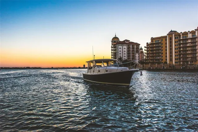 $1,999,000 | 1155 North Gulfstream Avenue, Unit 1006, Sarasota, FL 34236