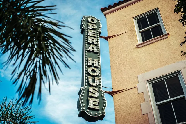 $1,999,000 | 1155 North Gulfstream Avenue, Unit 1006, Sarasota, FL 34236