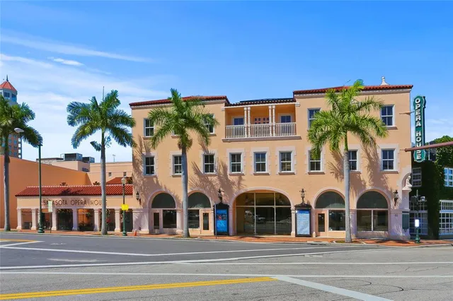 $1,999,000 | 1155 North Gulfstream Avenue, Unit 1006, Sarasota, FL 34236