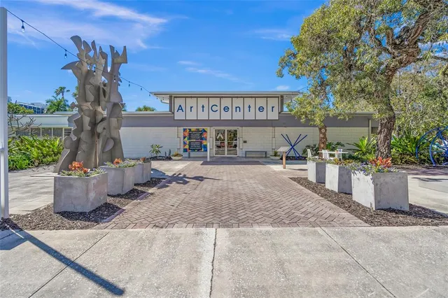 $1,999,000 | 1155 North Gulfstream Avenue, Unit 1006, Sarasota, FL 34236