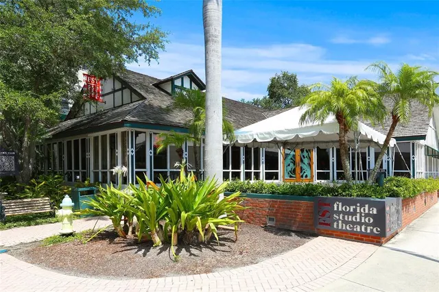 $1,999,000 | 1155 North Gulfstream Avenue, Unit 1006, Sarasota, FL 34236